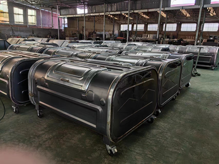 垃圾箱生產(chǎn)車(chē)間